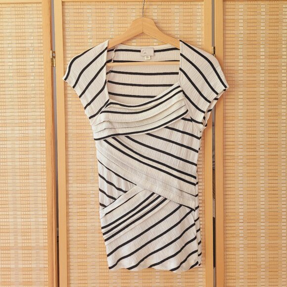 ANTHROPOLOGIE Striped Patterned Front Short Sleeve - Picture 1 of 5